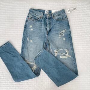 NWT Urban Outfitters BDG High Rise Distressed Mom Jean Medium Blue Wash Size 25W